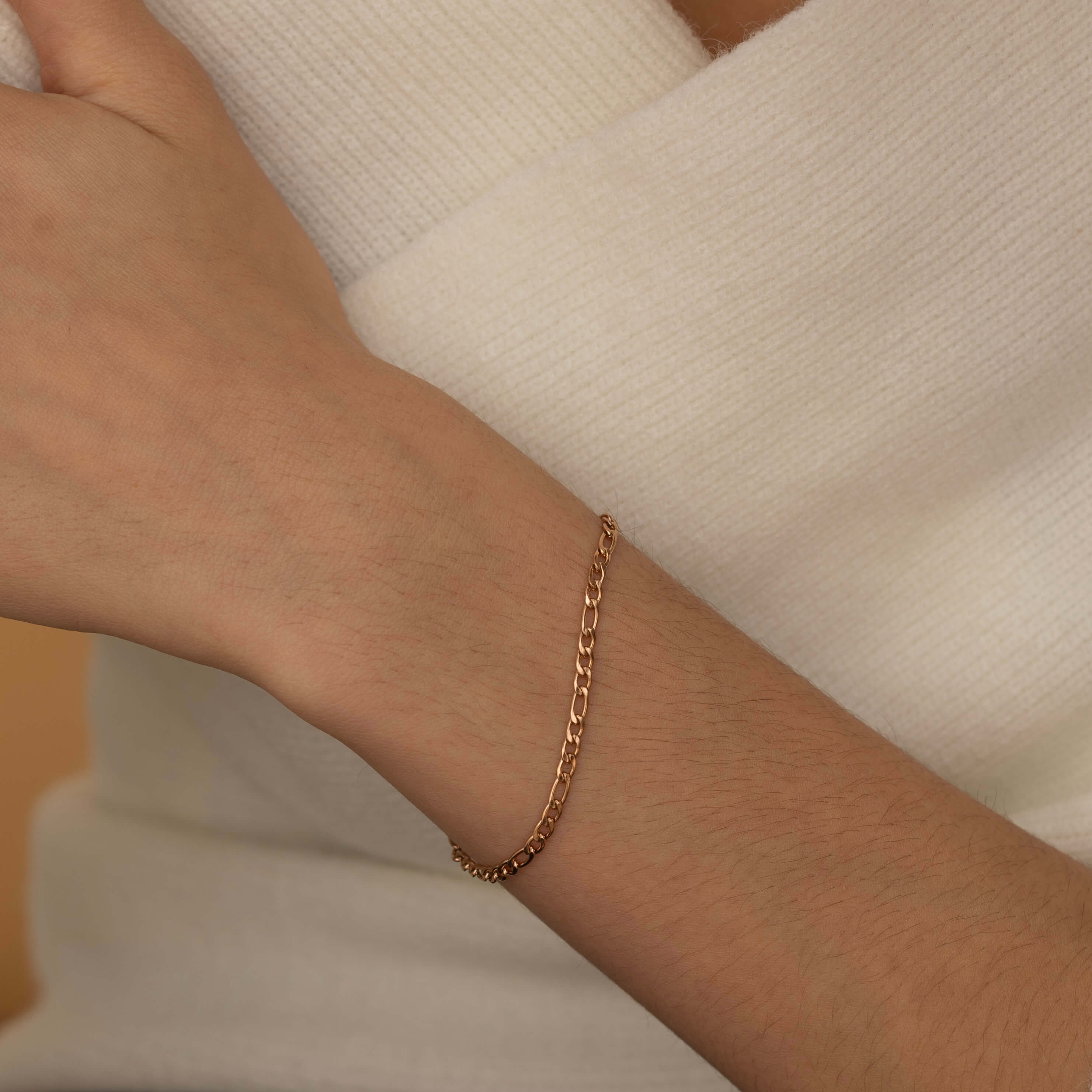 Elegant Rose Gold Fgaro chain Bracelet