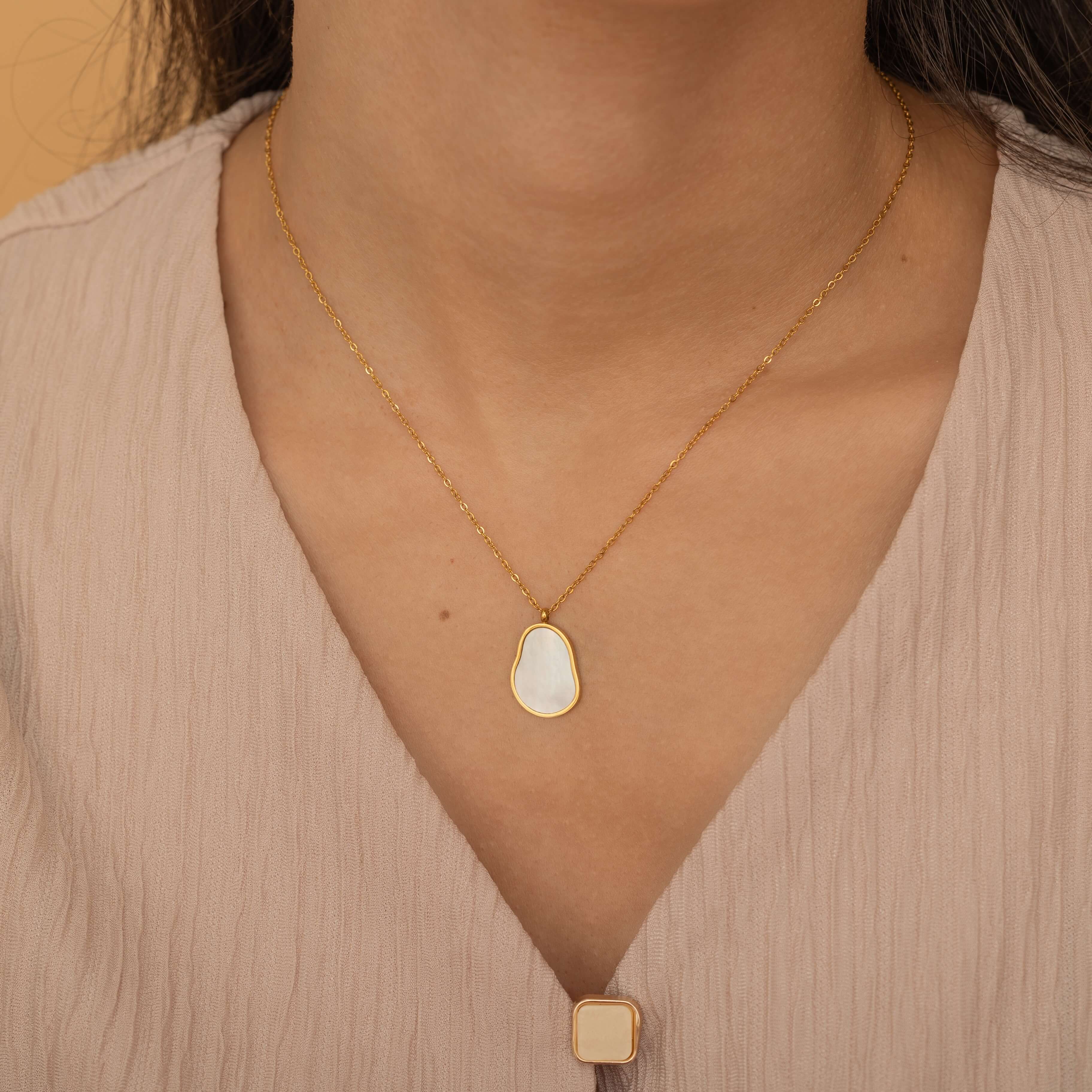 Dainty Chain with Mother of Pearl Irregular Pendant Necklace in Gold