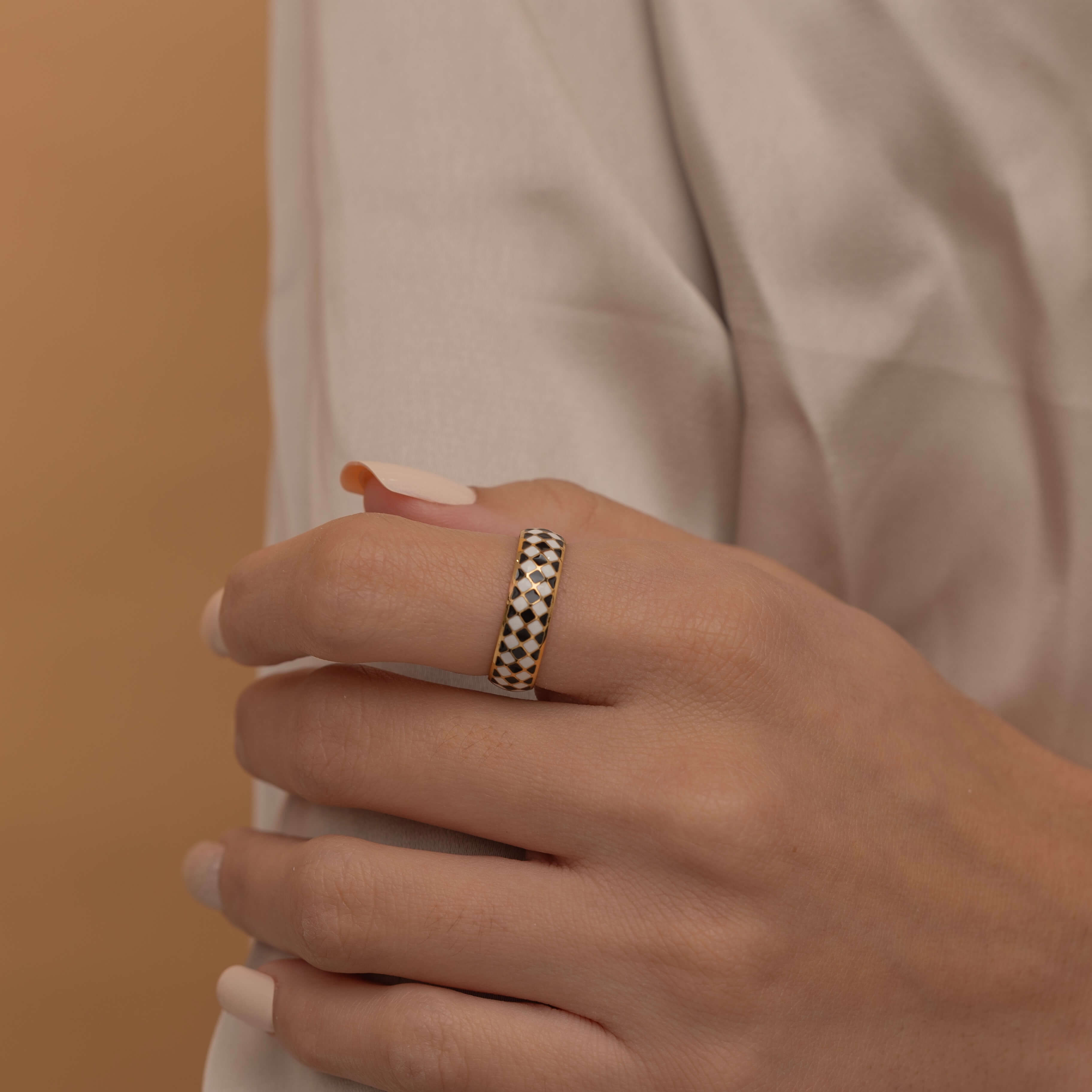 Dainty Black and White Checkered Board Band Ring 