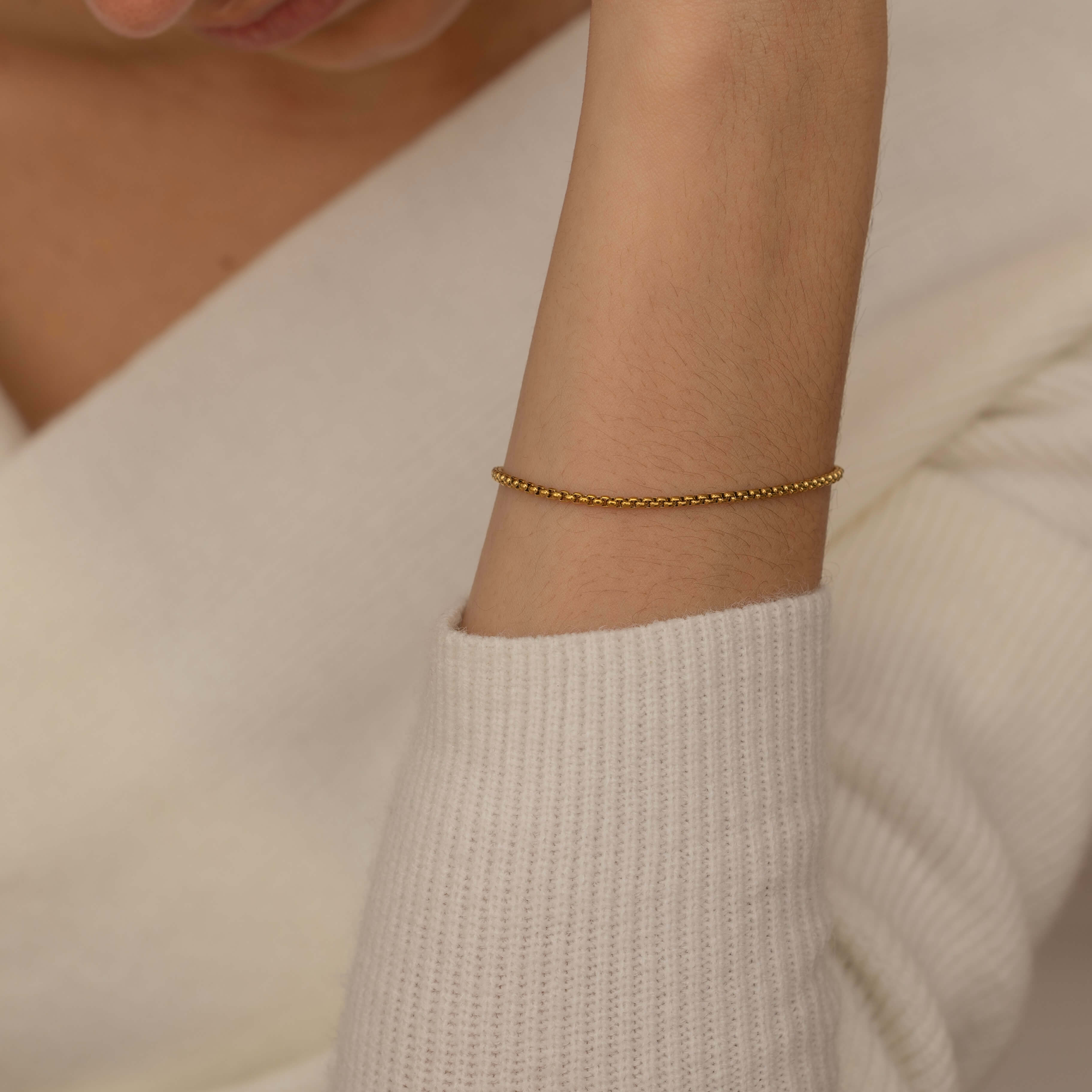 Gold Round Box Chain bracelet for Everyday