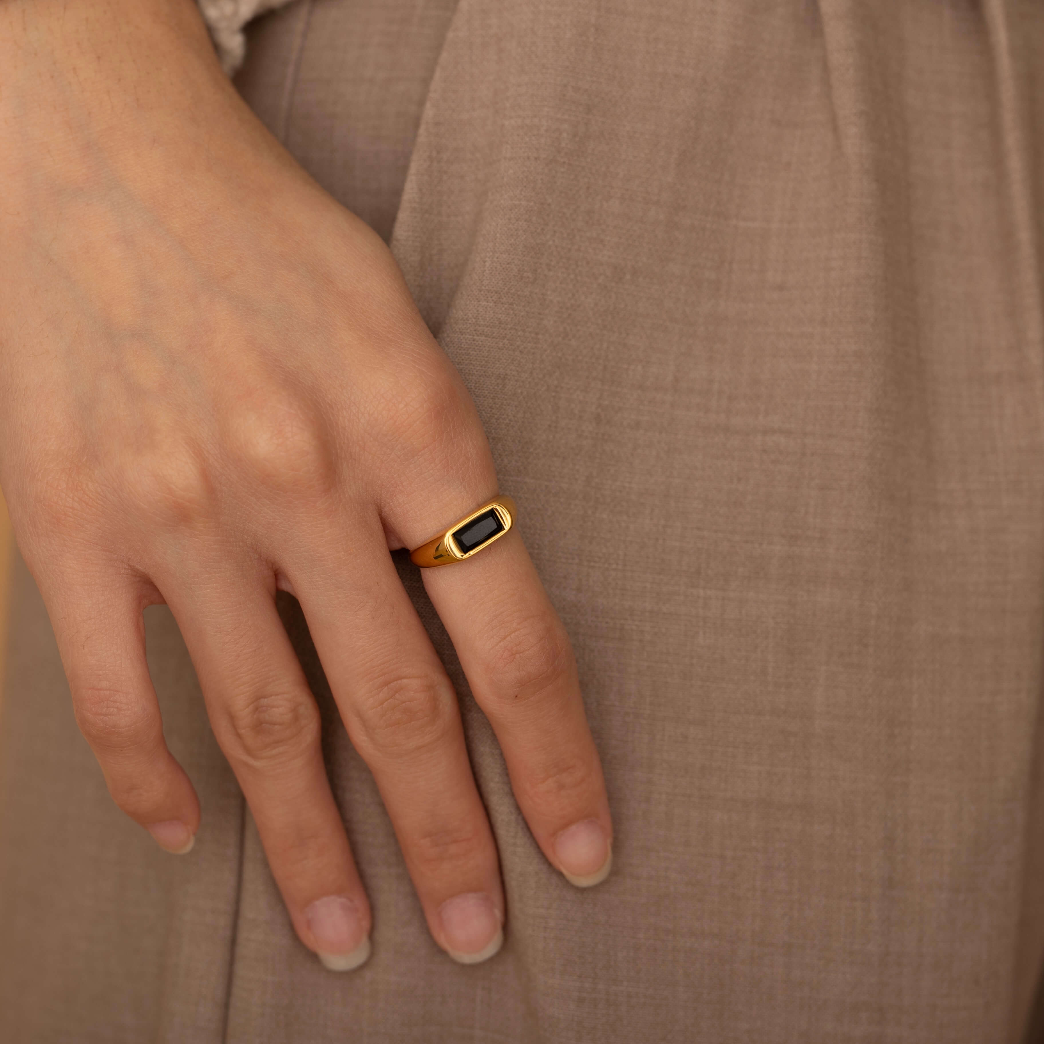 Dainty Bold Black Stone Statement Ring 