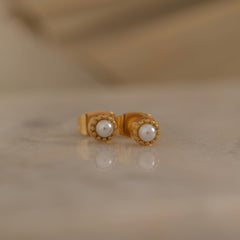 dainty vintage style gold pearl stud earrings for everyday wear since they are waterproof and tarnish free